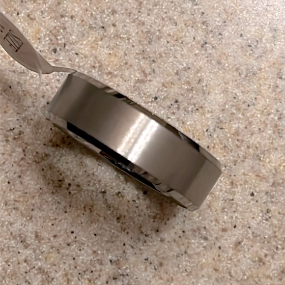 Silver Men's Ring - Picture 2 of 7